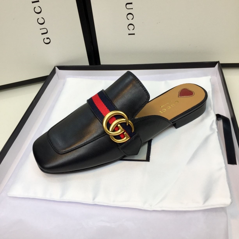 G*u*i slippers